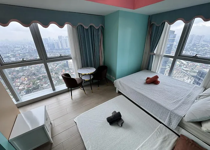 3br Uptown Bgc-43floor View Near Malls And Restaurants Manila