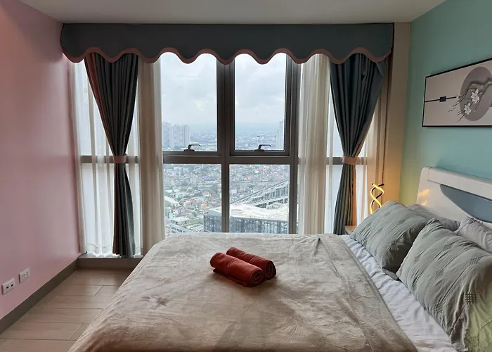 3br Uptown Bgc-43floor View Near Malls And Restaurants Manila