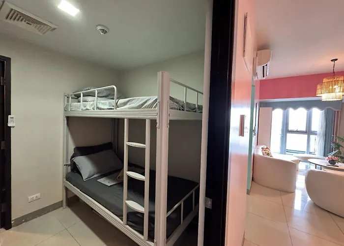 3br Uptown Bgc-43floor View Near Malls And Restaurants