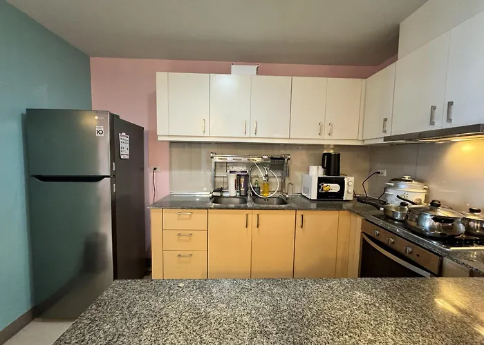 3br Uptown Bgc-43floor View Near Malls And Restaurants Apartamento