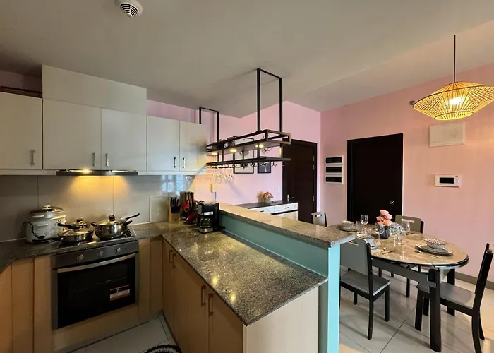 3br Uptown Bgc-43floor View Near Malls And Restaurants *