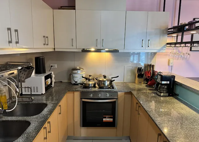 3br Uptown Bgc-43floor View Near Malls And Restaurants Manila