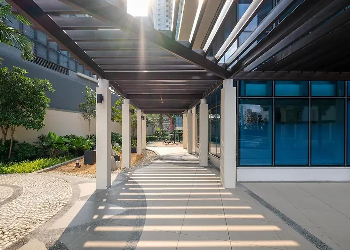 3br Uptown Bgc-43floor View Near Malls And Restaurants * Manila