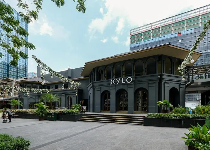 3br Uptown Bgc-43floor View Near Malls And Restaurants Manila